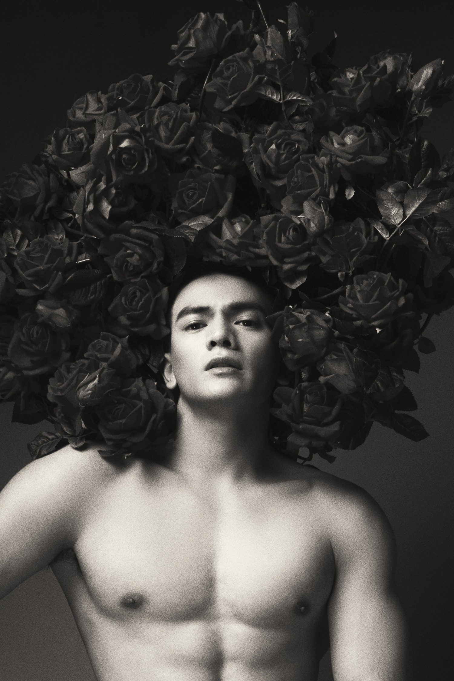 Hà Tăng vai trần, Kỳ Duyên cùng loạt mỹ nhân Việt khác trút bỏ xiêm y trong bộ ảnh của NTK Đỗ Mạnh Cường